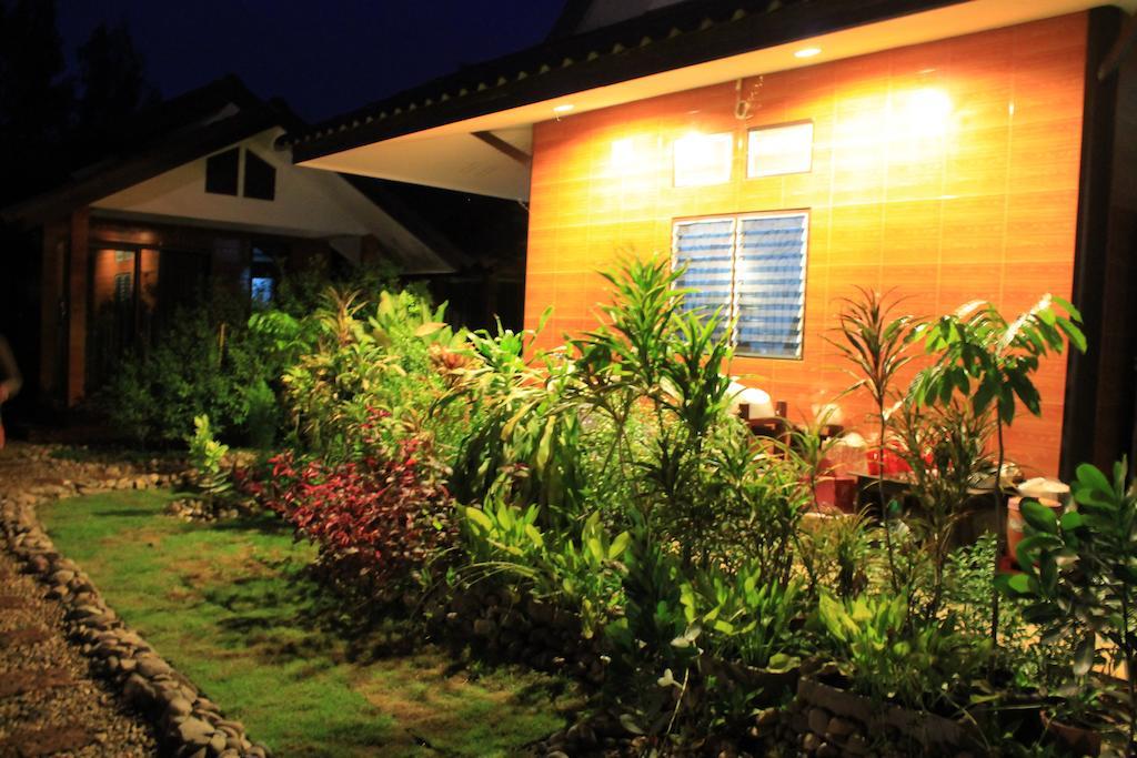 Jim Guesthouse Kanchanaburi Esterno foto