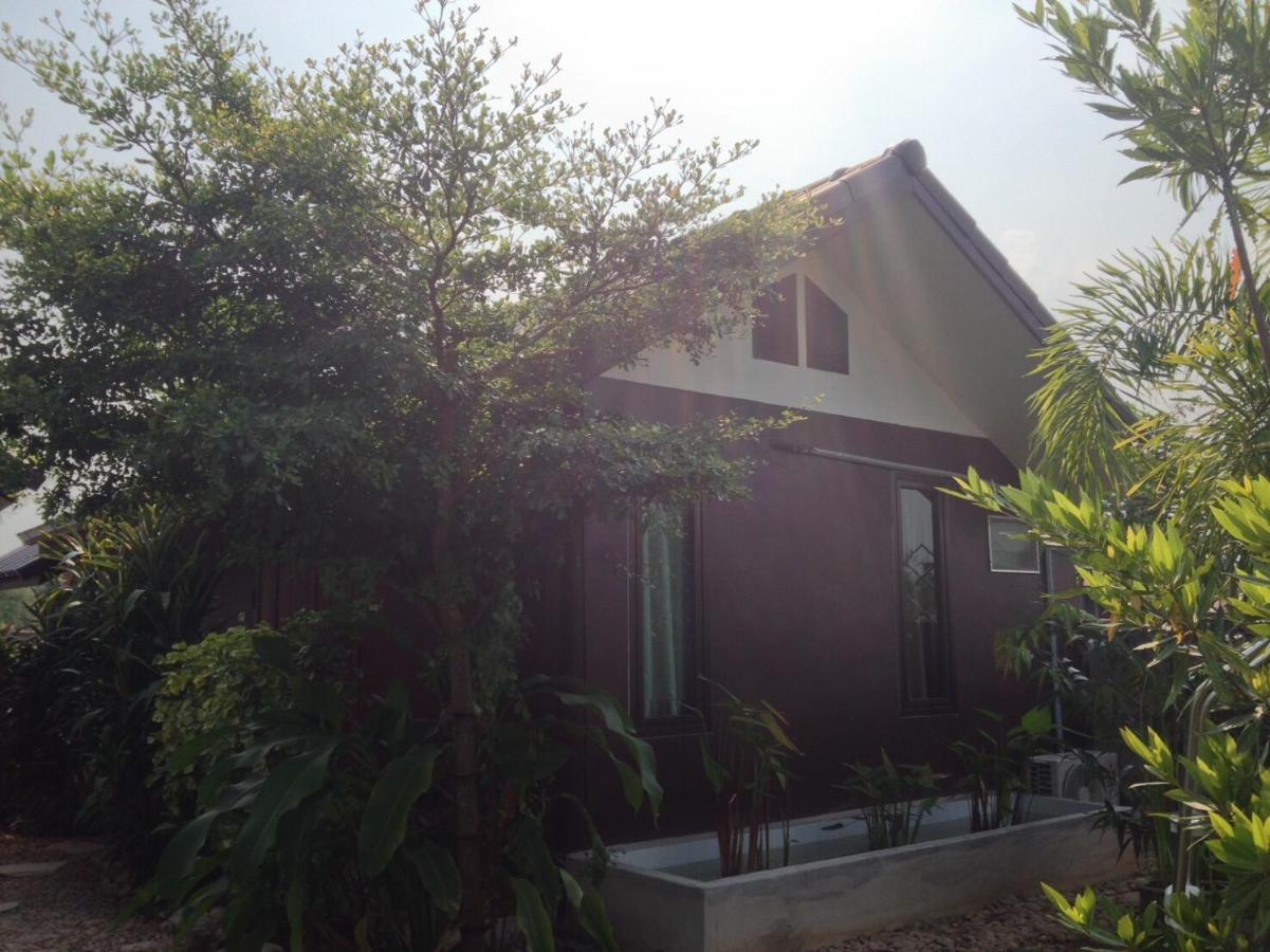 Jim Guesthouse Kanchanaburi Esterno foto