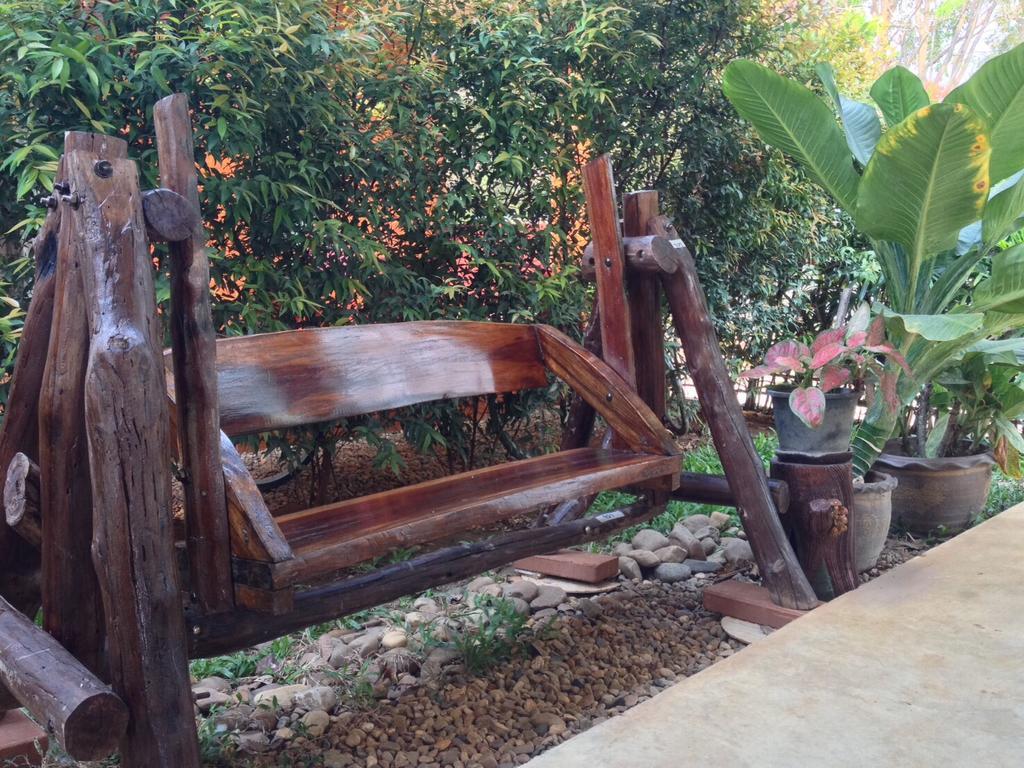 Jim Guesthouse Kanchanaburi Esterno foto