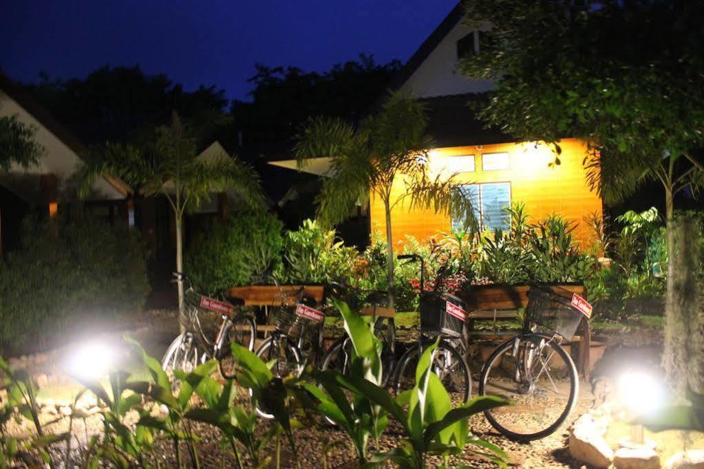 Jim Guesthouse Kanchanaburi Esterno foto